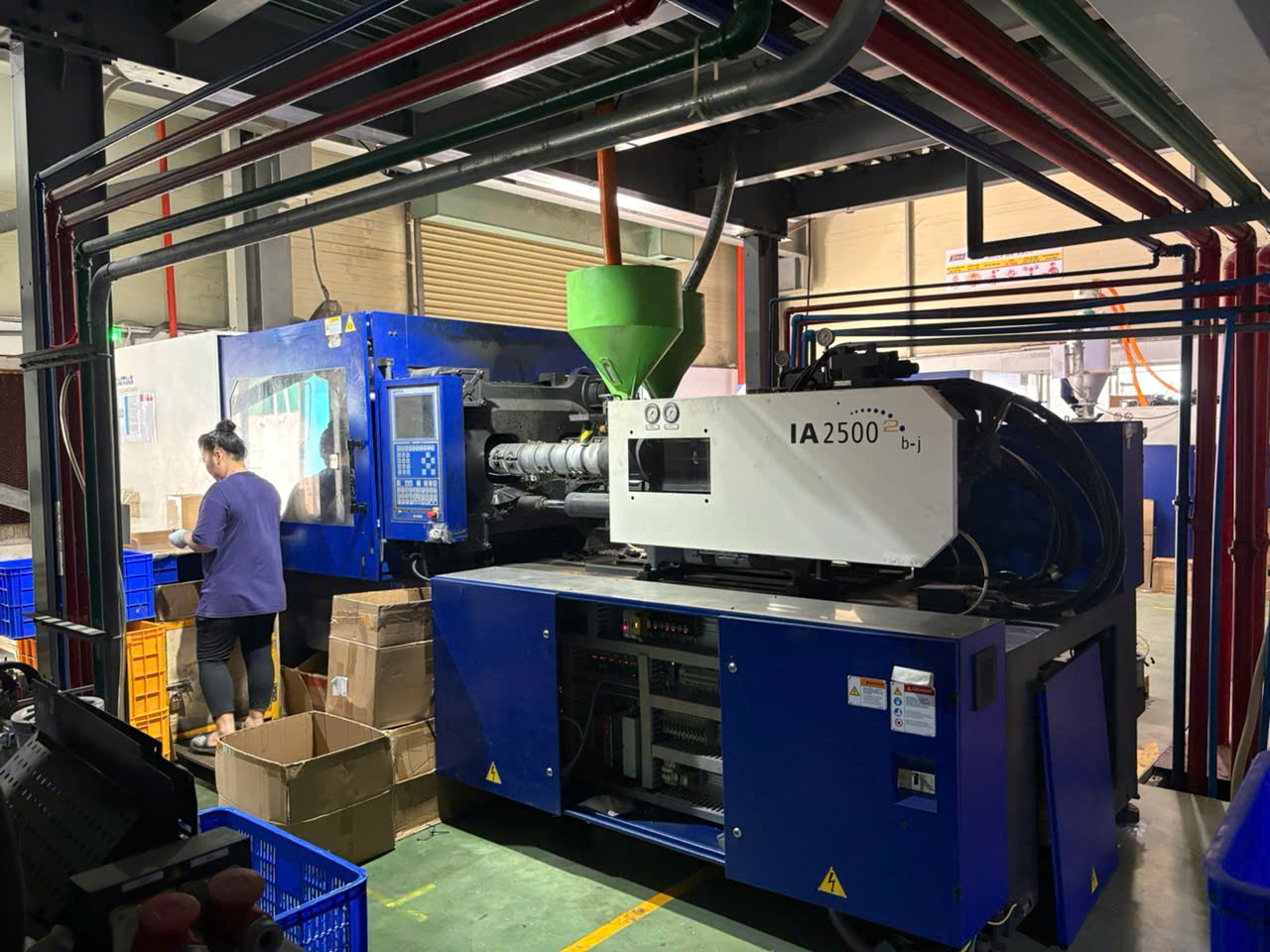 Injection machines - double shot.jpg